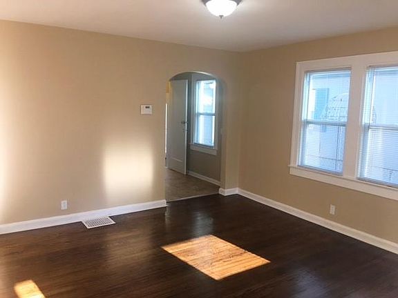 2nd image of 4522 Evanston Ave