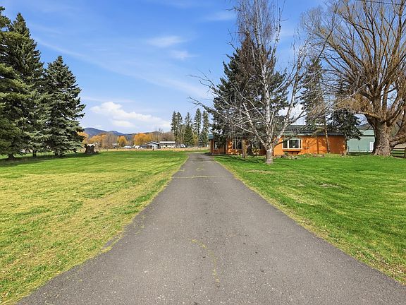 3rd image of 2239 Spence Rd