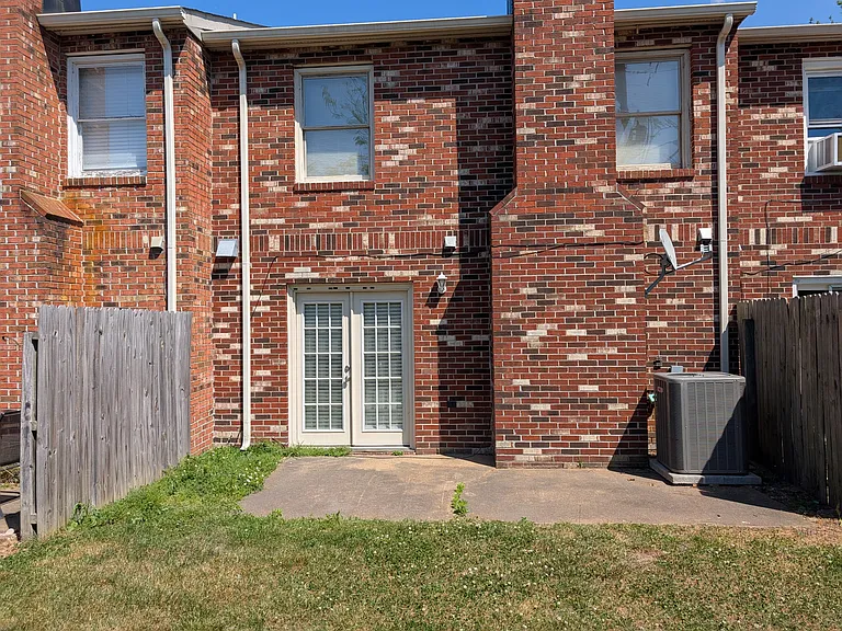 1939 Darnell Dr #1 — Photo 25