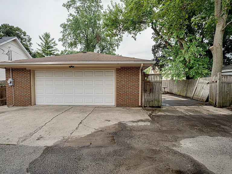219 Spring Ave — Photo 38