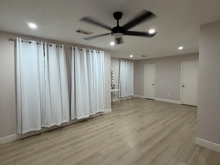 4234 Fleet Ln — Photo 11