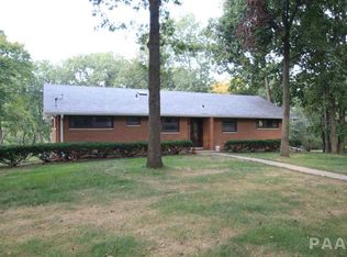 249 E Greenbrier Dr, East Peoria, IL 61611