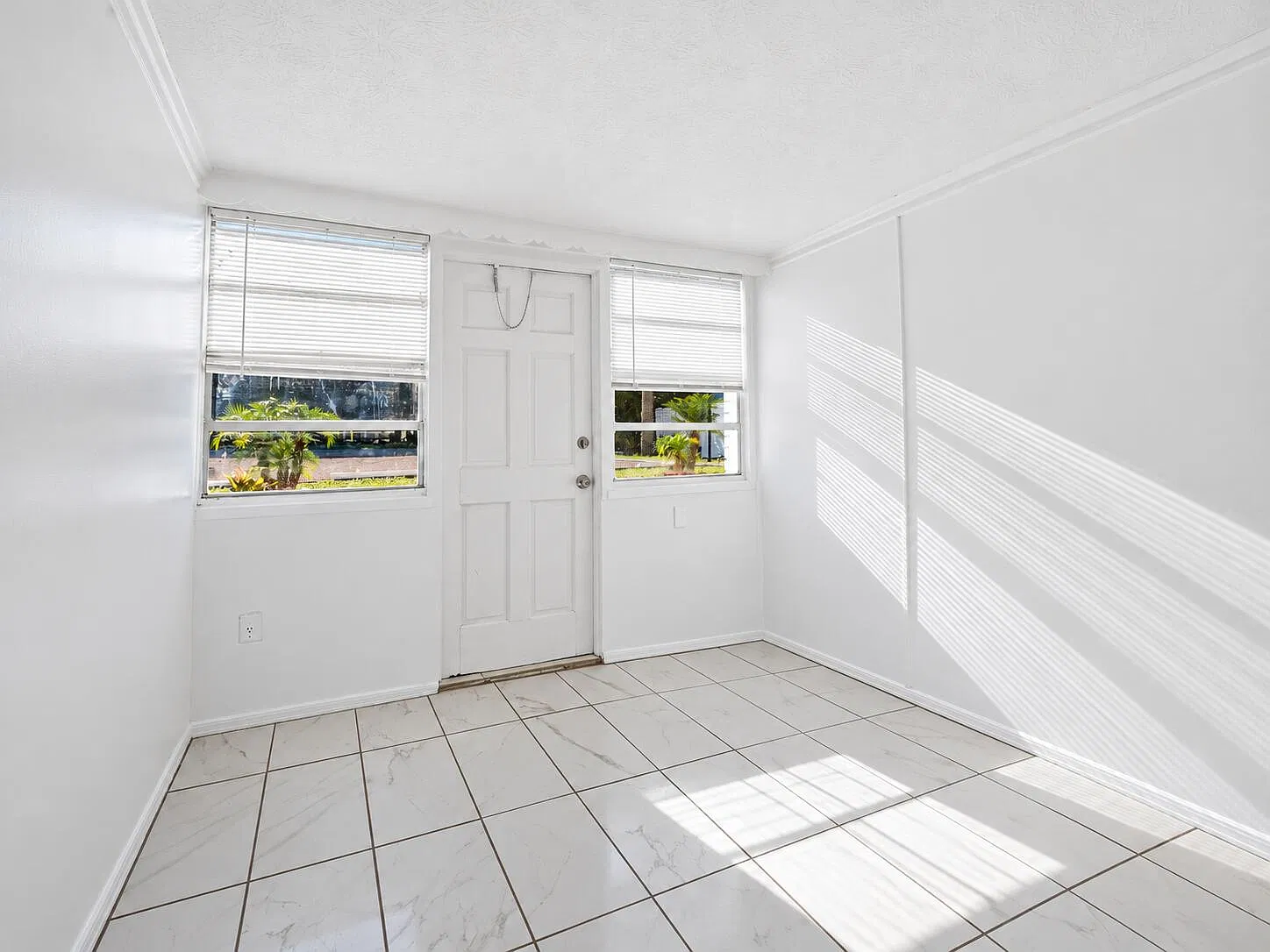 640 SW Bryant Ave — Photo 4