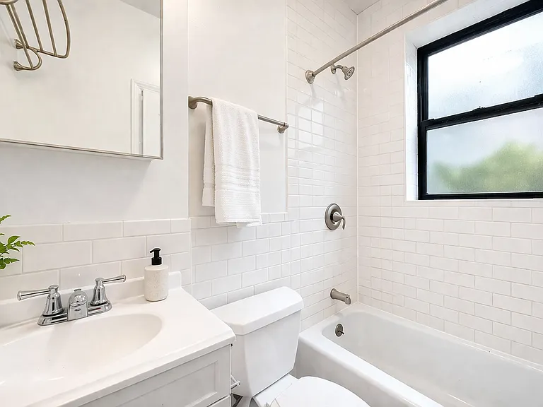 464 Amsterdam Ave #1R — Photo 5