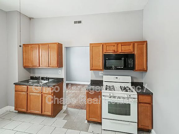 2nd image of 163 E 22nd St