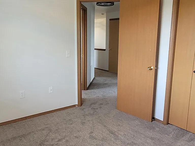 1349 E Greens Loop — Photo 28