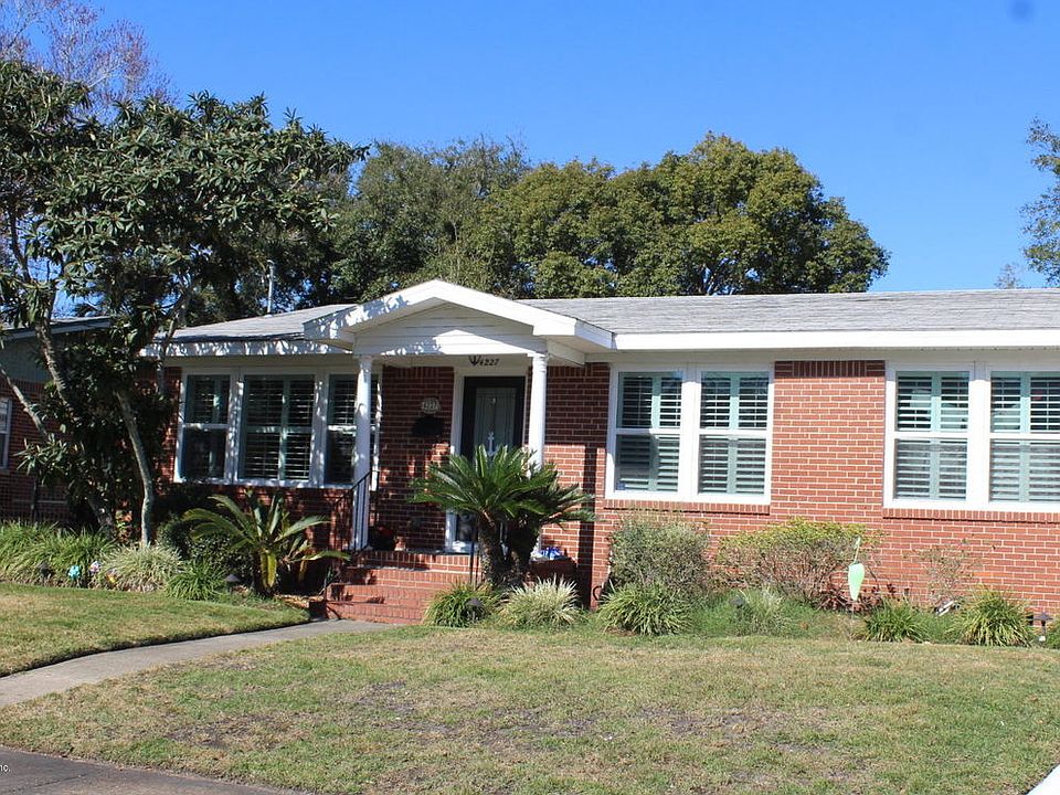 2nd image of 4227 Garibaldi Ave