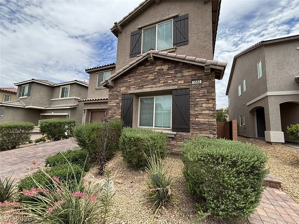 3 bed, 2.5 bath, 2657 sqft, $2,495 — Photo 3