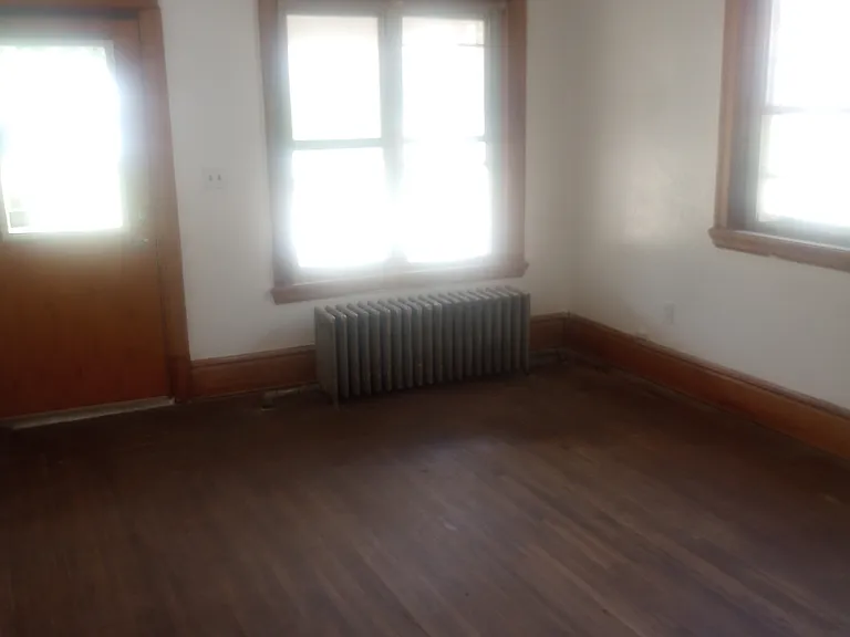 1702 W 7th St — Photo 12