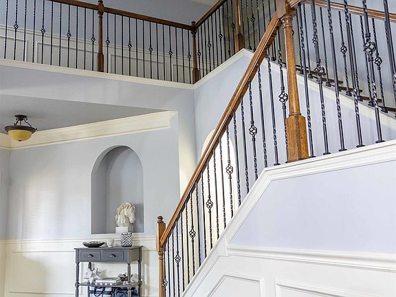 4th image of 7012 Southgate Dr