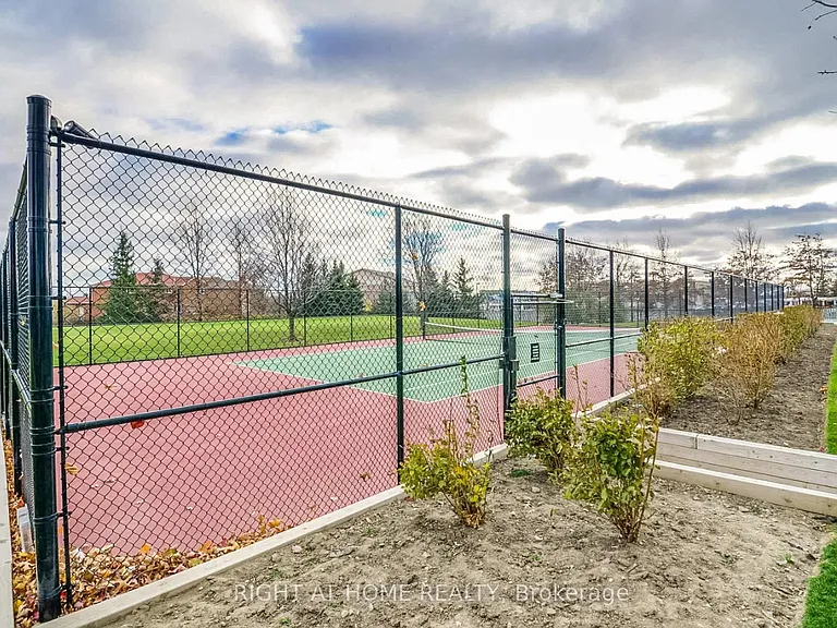 550 Webb Dr — Photo 7