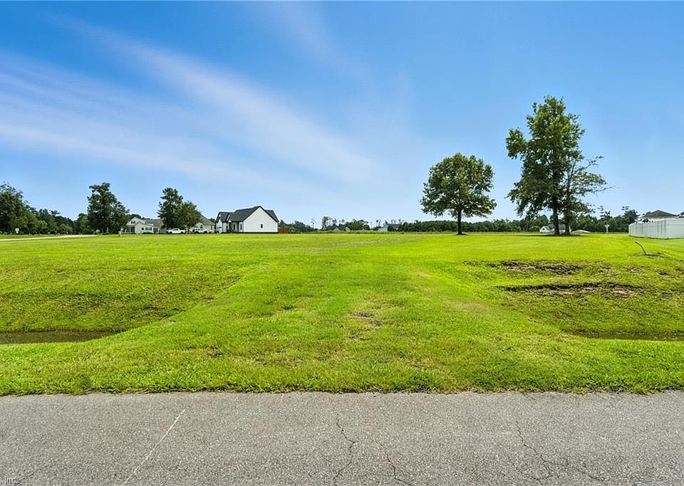 1st image of 446 Pointe Vista Dr