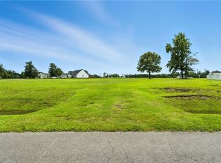 446 Pointe Vista Dr, Elizabeth City, NC 27909