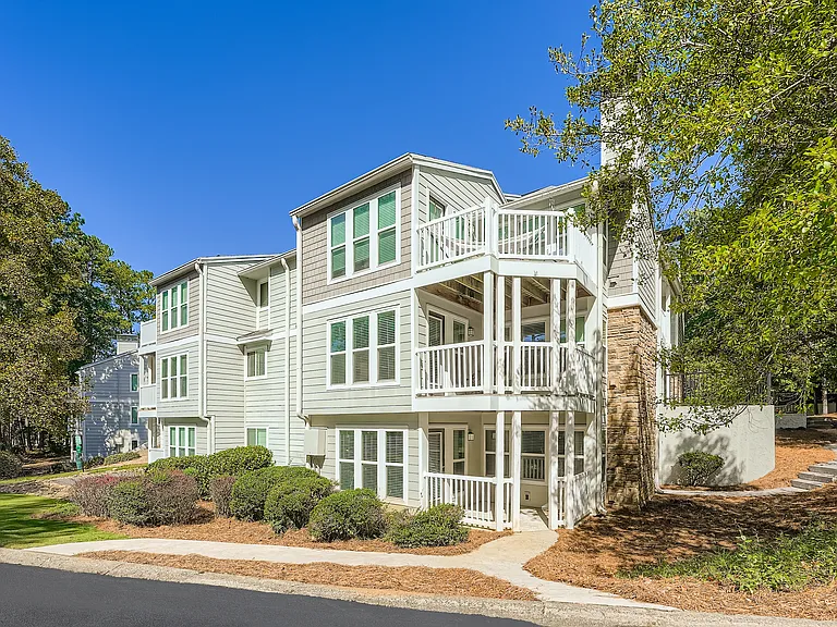 2200 Big Creek Apartments — Photo 27