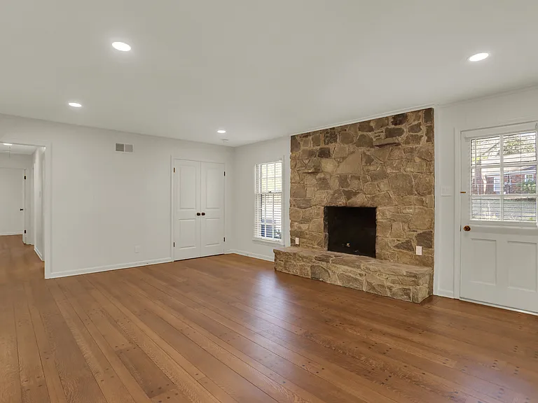 2058 Chatham Cv — Photo 17