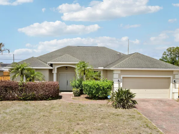 825 SW Mccracken Avenue, Port St Lucie, FL 34953