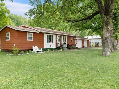 208 1st Ave NE, Geneva, MN, 56035