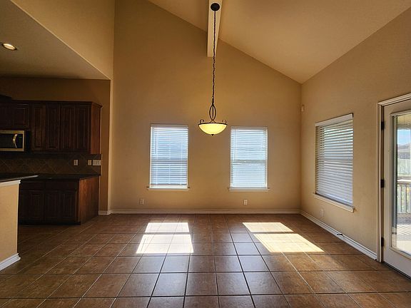 5th image of 803 Lodge Creek Dr