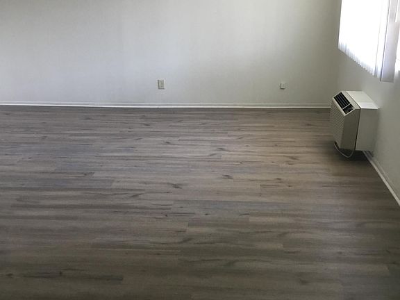 3rd image of 1615 W Alameda Ave #223