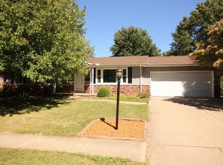 417 Brookcrest Dr, Washington, IL 61571