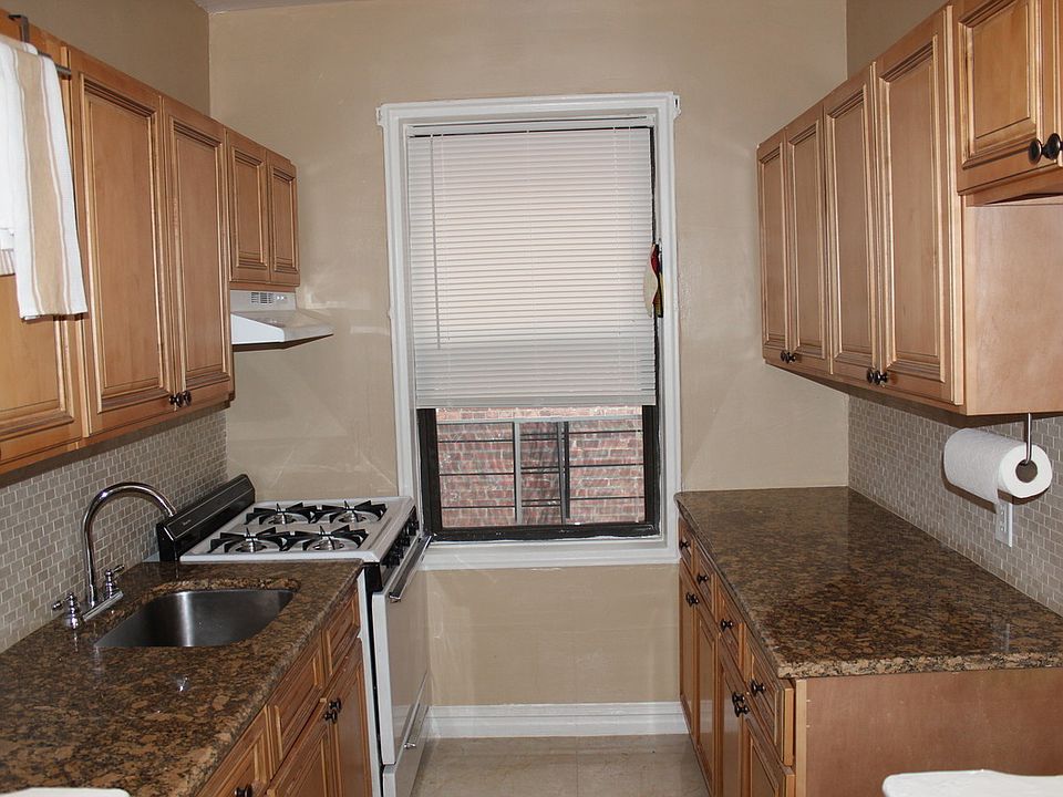 1st image of 135 Hawthorne St APT 5C