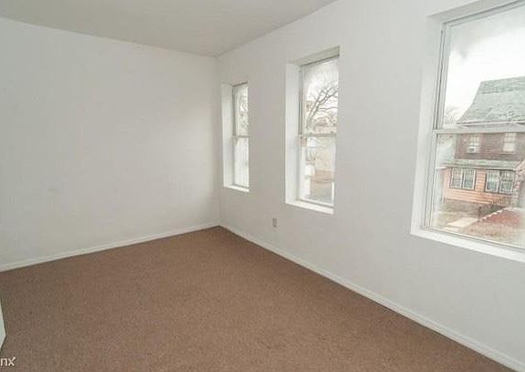 3rd image of 115 Tremont Ave #2L