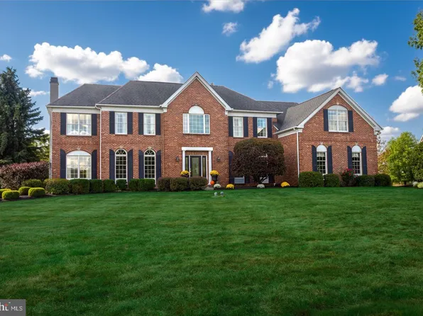 2036 Silverwood Dr, Newtown, PA 18940