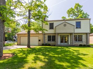 245 Pierce Rd, Highland Park, IL 60035