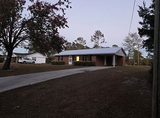 135 Pine Ridge Dr, Lyons, GA 30436