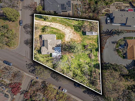 3rd image of 166 Nob Hill St