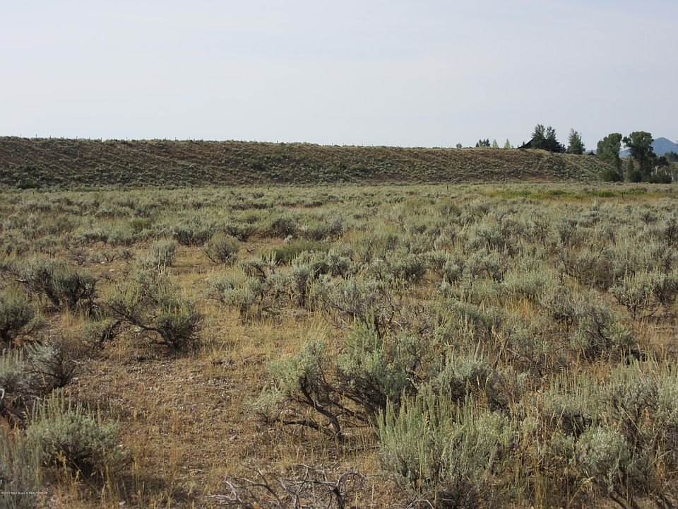 2nd image of 550 E Solitude Dr