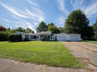 17 Parkview Dr, Conneaut, OH 44030