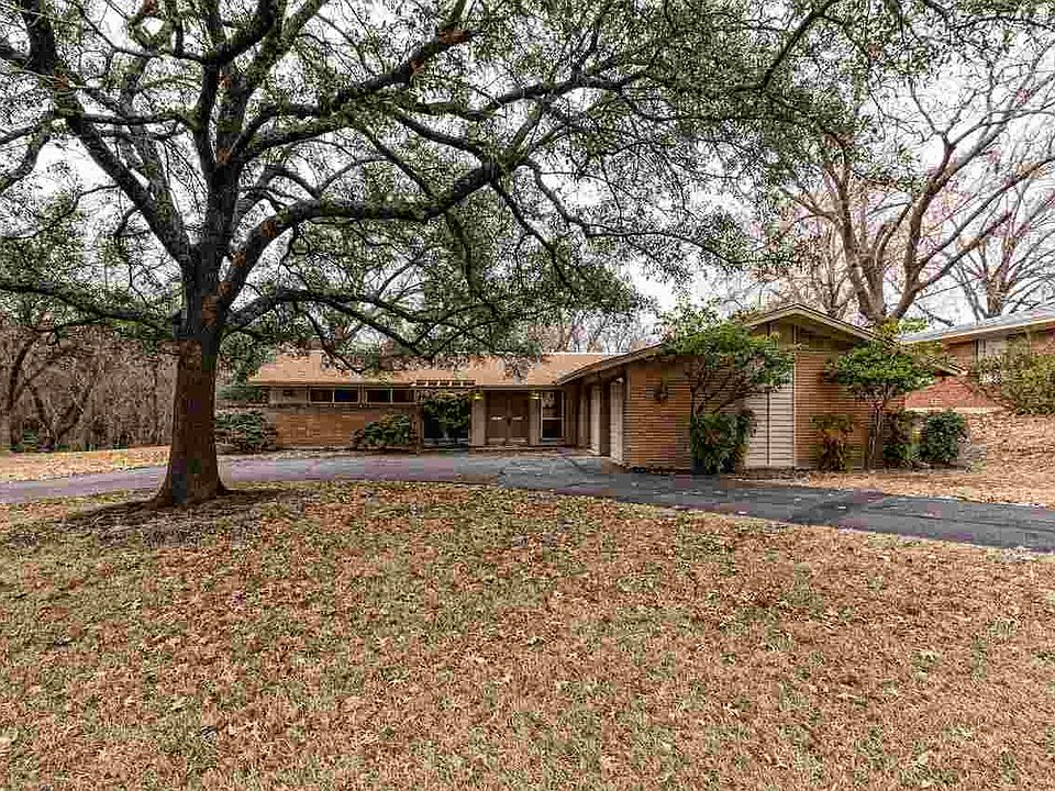 1st image of 2212 Mount Carmel Dr