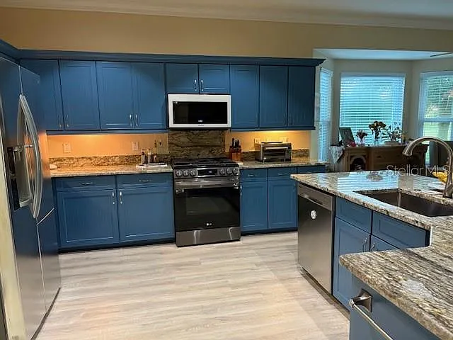 2 bed, 2.0 bath, 1877 sqft, $2,550 — Photo 3