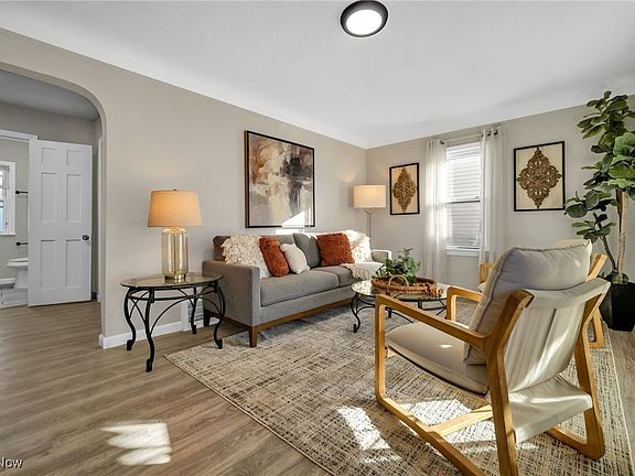 5th image of 4718 Kenmore Ave