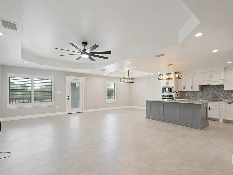105 Noahy Dr — Photo 4