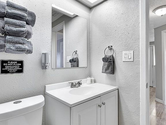 2nd image of 7310 Ivanhoe Dr