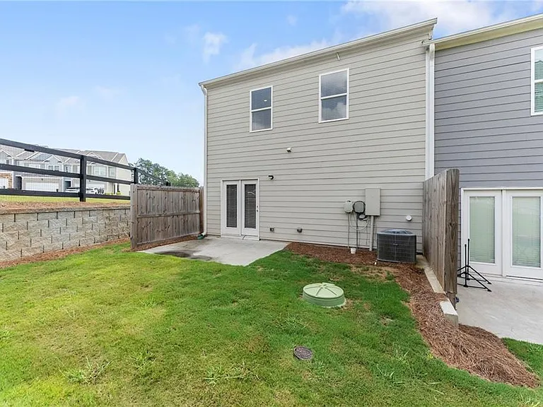 300 Stoneybrook Dr — Photo 35