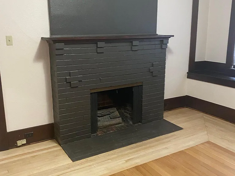 330 E Main St — Photo 8