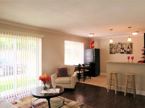 University Villa Apartments