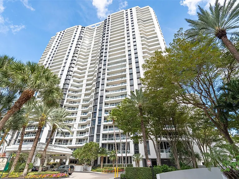 21205 Yacht Club Dr #805 — Photo 1