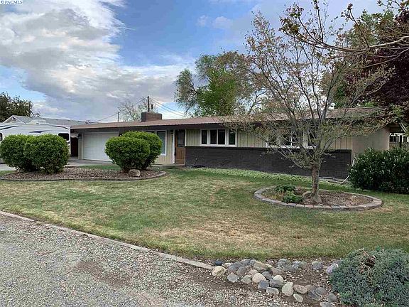 2nd image of 4003 W Deschutes Ave