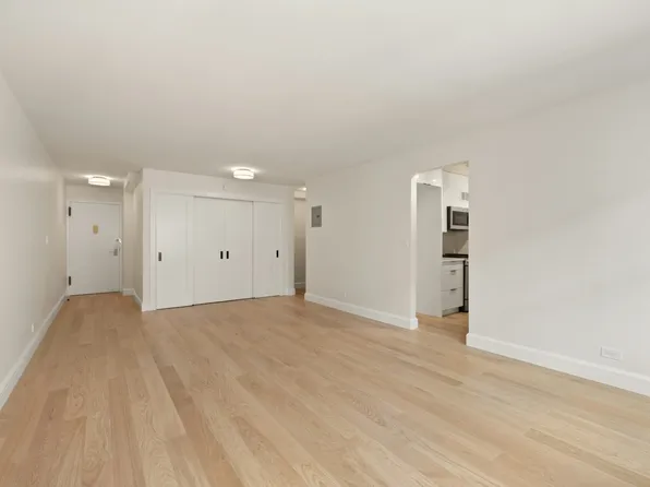 301 East 69th Street image 3 of 9