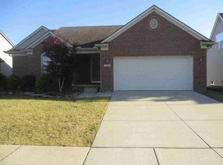 745 Red Fox Trl, Dundee, MI 48131