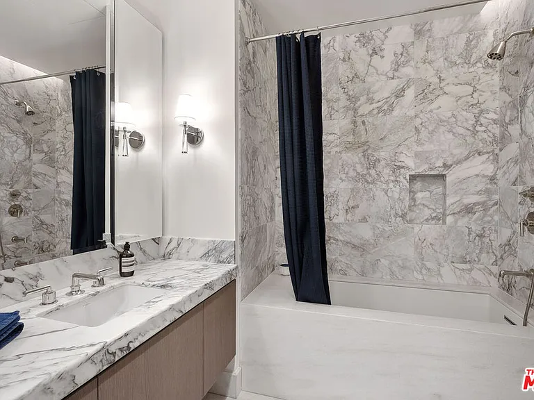 8420 Sunset Blvd #307 — Photo 28