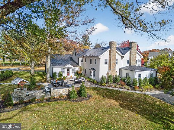 2nd image of 813 Plymouth Rd