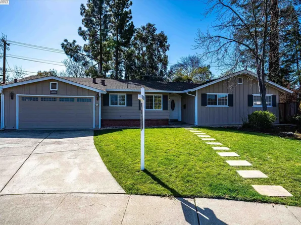 1631 Surrey Ct, Walnut Creek, CA 94598