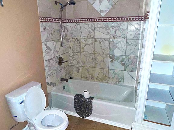 5th image of 1418 Hertel Ave APT 2