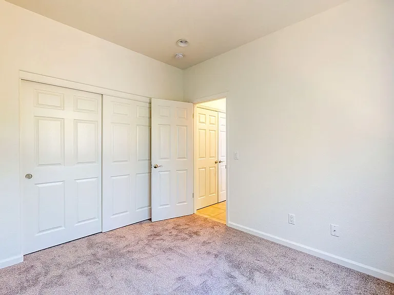 642 Acacia Ln — Photo 18