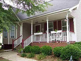 5th image of 301 Pine Dr